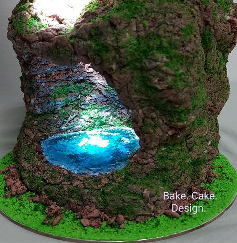 Cave Cake 100 % edible, Photo with light from top Cake Designs Fondant, Cave Cake, Unique Cake Designs, Moss Cake, Waterfall Cake, Cakes Videos, Carved Cakes, Ocean Cake, Mountain Cake