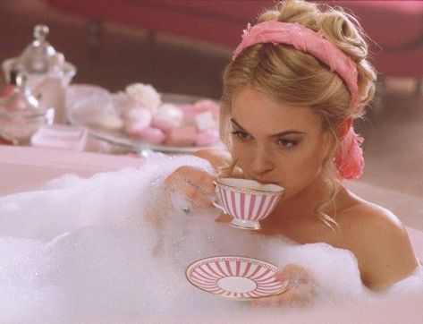 Elle Woods, The Embrace, Pink Girly Things, Va Va Voom, Princess Aesthetic, Oui Oui, Bubble Bath, Pink Princess, Spice Girls