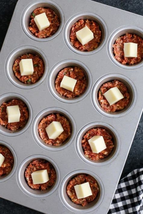 Muffin Tin Meatloaf Recipes, Muffin Pan Meatloaf, Easy Meatloaf Muffins, Easy Italian Meatloaf, Halloween Food Ideas For Dinner, Meatloaf Cups, Italian Meatloaf Recipes, Meatloaf Muffins Recipe, Mini Meatloaf Muffins