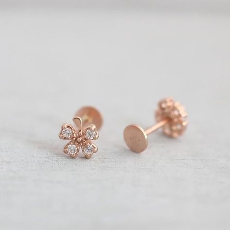 Gold Earrings Studs Simple, Trendy Gold Necklace, Gold Earrings For Kids, Aesthetic Edgy, Small Earrings Gold, Simple Gold Earrings, Bridal Design, New Gold Jewellery Designs, Diamond Pendants Designs