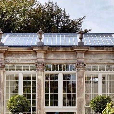 Jane French Home on Instagram: "The orangery at Ven House, photography by @lukewhitephotography #janefrenchhome #zenhouse #orangerie #gardening #courtyard #englishgarden #chezorleans #tampaantiques" The Orangery, Zen House, England Homes, Georgian Architecture, Timeless Interiors, Summer Porch, Garden Gazebo, Georgian Homes, English Country House