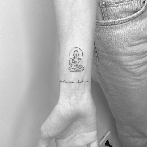 Small Buddha Tattoo, Buddhist Tattoo Sleeve, Tattoo Buddha, Buddhism Tattoo, Buda Tattoo, Hamsa Hand Tattoo, Buddhist Tattoo, Buddha Tattoo Design, Yoga Tattoos