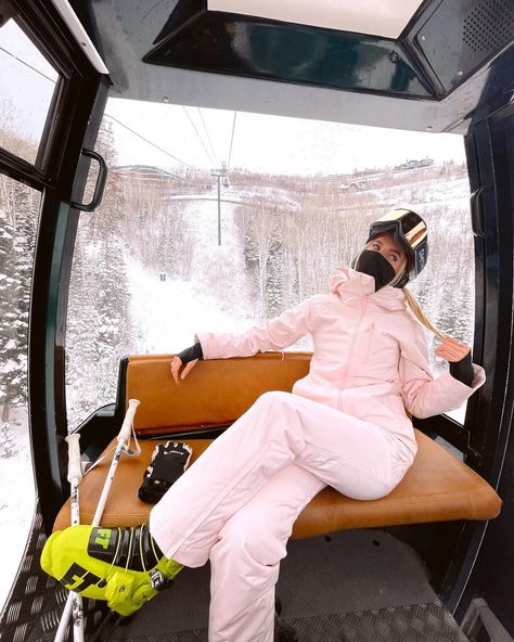 Ariana Ferwerda, Karelle Golda, and Kiley McKinnon of Halfdays Interview | The Quality Edit Skiing Instagram Pictures, Pink Ski Outfit, Women Snowboarding Outfits, Snowboarding Outfits, Cute Ski Outfits, Aesthetic Skiing, Ski Outfits For Women, Outfit Ski, Ski Trip Aesthetic