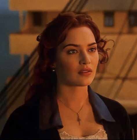 Kate Winslet Red Hair, Twilight Hairstyles, Young Kate Winslet, Titanic Kate Winslet, Rose Dawson, Kate Winslate, Movie Board, Girl Film, The Artist Movie