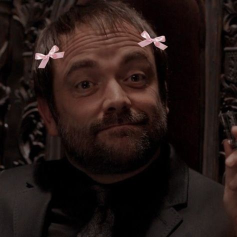 Crowley Supernatural Aesthetic, Belphegor Supernatural, Supernatural Crowley, Crowley Spn, Crowley Supernatural, Supernatural Fan Art, Mark Sheppard, Supernatural Memes, Supernatural Fans