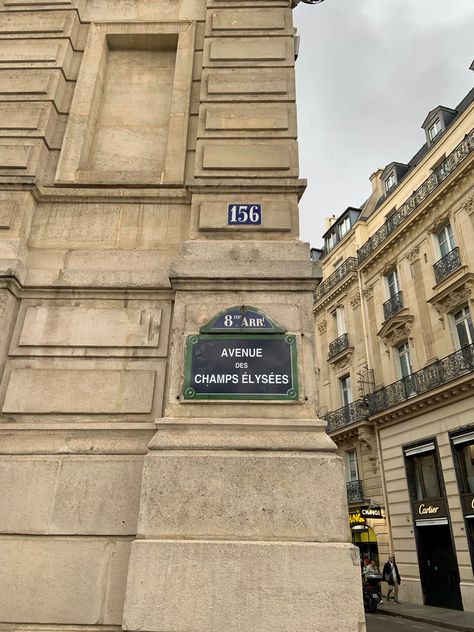 Champs Elysees Aesthetic, Ville Aesthetic, Paris Lifestyle Aesthetic, French Core, Avenue Des Champs-élysées, Champs Elysees Paris, Paris Vibes, Paris Place, Parisian Lifestyle