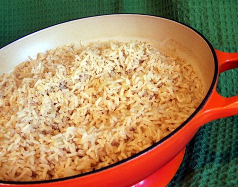 Baked Brown Rice, Brown Rice Cooking, Rice In The Oven, Kung Pao Chicken Recipe, Brown Rice Recipe, Veggie Broth, Brown Recipe, Cooking Rice, Baked Rice