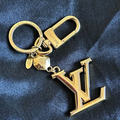 LOUIS VUITTON Gold Tone LV Facettes Bag Charm & Key Holder Keychain Design, Louis Vuitton Accessories, Key Holder, Gold Tones, Louis Vuitton, Key, Gold, Closet, Clothes Design