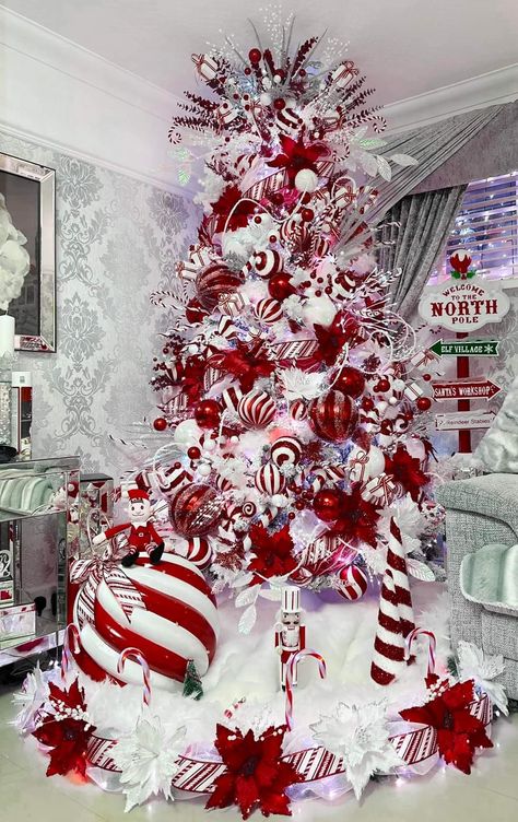 Christmas Tree Decorations Items, Decorations Items, Peppermint Tree, Elegant Christmas Tree Decorations, Christmas Tree Decorating Ideas, Tree Decorating Ideas, Pretty Christmas Decorations, Tree Inspiration, Candy Cane Christmas Tree