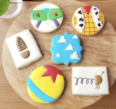 Toy Story Sugar Cookies, Mickey Sugar Cookies, Toy Story Cookies, Leo Birthday, Easy Sugar Cookies, Cookie Time, Simple Toys, Toy Story Birthday, Cut Out Cookies