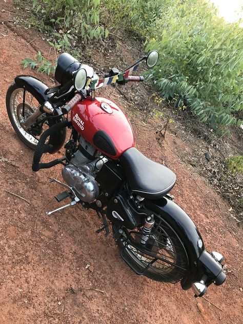 Royal Enfield Classic 350 Redditch Red Royal Enfield Redditch Red, Royal Enfield Custom, Classic 350 Royal Enfield, Royal Enfield Classic 350, Royal Enfield Wallpapers, Royal Enfield Himalayan, Royal Enfield Accessories, Royal Enfield Modified, Bullet Bike