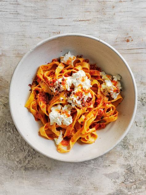 Roasted Capsicum And Sundried Tomato Pesto Pasta | Donna Hay Capsicum Pasta, Sundried Tomato Pesto Pasta, Pesto Ricotta, Cafe Lunch, Sundried Tomato Pasta, Roasted Cauliflower Salad, Pasta Carbonara Recipe, Roasted Capsicum, Sundried Tomato Pesto