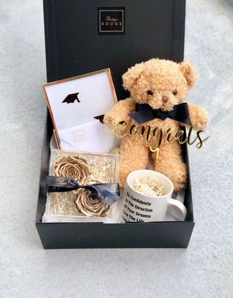 Graduation gift box: Affordable graduation gifts Graduation mugs Graduation roses Graduation teddy bear Graduation picture frames Graduation gifts box Diy graduation gifts Teddy Bear Graduation, Graduation Basket, Graduation Flower Bouquet, Graduation Teddy Bear, Bouquet Graduation, Graduation Picture Frames, Soft Princess, Graduation Box, Theme Baskets