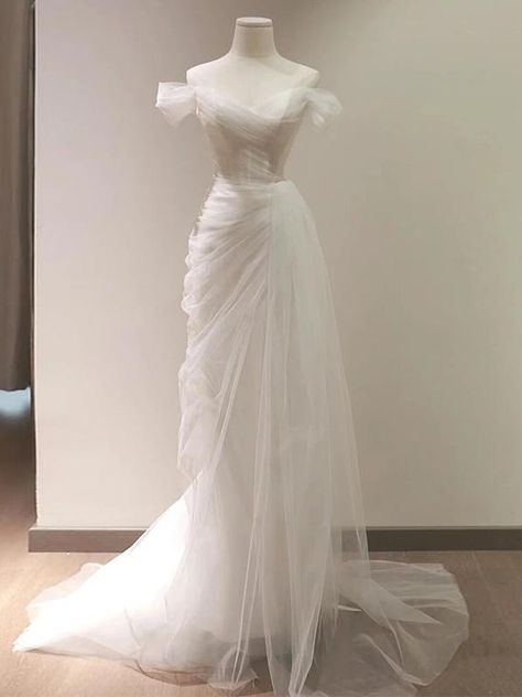 Pattern Type:Plain、Color:White、Scene:Wedding、Sense of Size:Fit、Effect:High grade、Body Type:Tall、Body Type:Low Stature、Silhouette:Slim、Back:Lace Back、Age Group:20- to 40-year-olds、Neckline:Slash neck、Material:Tulle、Material:Polyester、Silhouette:Sheath、Length:Long、Waist Type:High waist、Elements:Pleat、Elements:Splice、Sleeve Style:Off shoulder、Style:Fashion、Sleeve Length:Short sleeve、 Functionality:Breathable、 Vestidos Color Pastel, Dress French Style, Light Wedding Dress, Light Wedding Dresses, Tulle Material, Light Wedding, Combo Dress, Printed Pleated Skirt, Dream Dresses