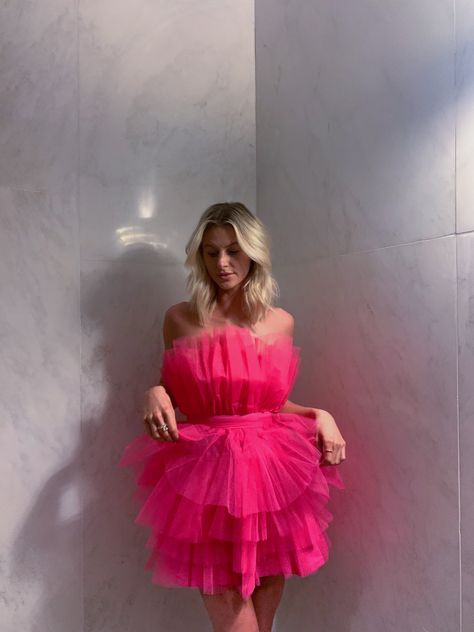 Poofy Hoco Dress Short, Hot Pink Puffy Dress, Poofy Hoco Dress, Fushia Dress Outfit, Pink Poofy Dress, Barbie Outfits For Women Party, Short Poofy Dresses, Pink Puffy Dress, Tulle Dress Photoshoot