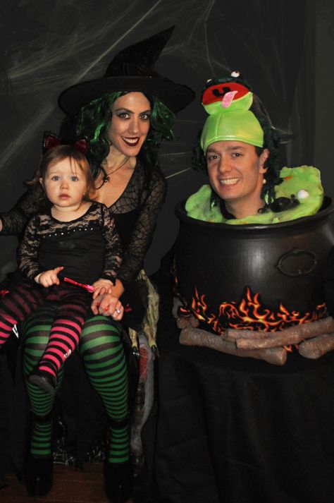 Family Halloween  costume idea - Witch, black cat, frog in cauldron. Witch Cat Costume, Witch And Cat Costume, Witch And Black Cat Costume, Family Witch Costume Ideas, Cauldron Costume, Kid Friendly Halloween Party, Halloween Costumes For Big Kids, Cat Costume Kids, Witch And Cat