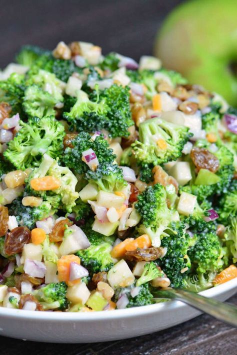 The BEST Broccoli Salad. This broccoli salad is made with apples, walnuts, raisins, cheese crumbles, and red onions. A perfect addition to picnics, potlucks, and outdoor parties. Creamy Broccoli Salad Recipe, Low Carb Broccoli Salad, Creamy Broccoli Salad, Easy Beef And Broccoli, Best Summer Salads, Summertime Salads, Broccoli Salad Bacon, Broccoli Salad Recipe, Creamy Recipes