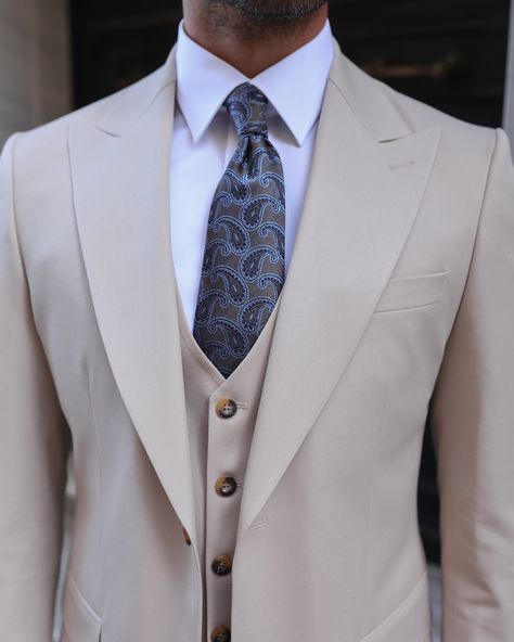 London Road ✨ MrGuild’s London Road men’s three-piece cream suit is made from a medium wool blend which is the epitome of elegance and versatility. Ideal for both formal and semi-formal occasions, the suit features a flattering cut that enhances the wearer’s silhouette. The medium wool blend ensures comfort and breathability, making it suitable for year-round wear. The cream color adds a touch of sophistication and can be easily paired with various shirt and tie combinations. Perfect for we... Road Men, Shirt And Tie Combinations, Cream Suit, Suit Combinations, London Road, Shirt And Tie, The Cream, Three Piece, Formal Occasion