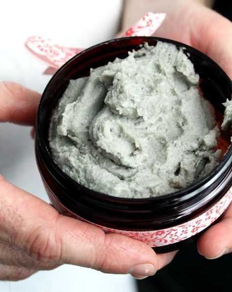 Exfoliating Scalp Scrub Recipe with Bentonite Clay - Soap Deli News Facial Ideas, Hair Rinse Recipe, Diy Lotions, Exfoliating Scalp, Shampoo Bar Recipe, Natural Hair Conditioner, Scrub Diy, Hair Care Remedies, Hair Scrub