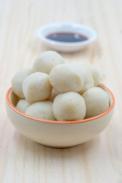 Jamaican Chinese Fish Balls Recipe Chinese Fish Balls Recipe, Teochew Recipes, Fish Balls Recipe, Fishball Recipe, Pork Cooking Temperature, Chinese Fish, Noodle Soups, Fish Balls, Gluten Free Fish