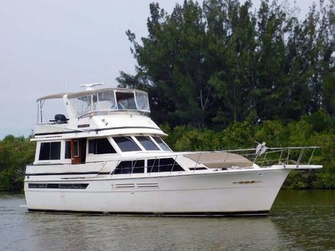 Chris Craft Yacht, Cabin Cruiser Boat, Chris Craft Boats, Offshore Boats, Cruiser Boat, Aluminum Trailer, Fire Suppression System, Cabin Cruiser, Merritt Island