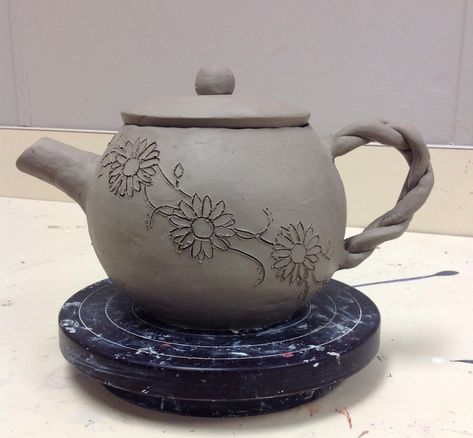 Hand built ceramic Tea Pot, still drying. High School Ceramics Class Art Projects For High School, Pottery Tea Pots, High School Ceramics, Slab Ceramics, Contemporary Pottery, Advanced Ceramics, Pottery Handbuilding, Pottery Teapots, Clay Teapots