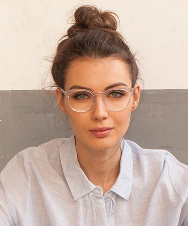 With our wide ranges of clear glasses, we bet you can show any kind of individual image by choosing our stylish clear eyewear to demonstrate your distinct styles. White Frame Glasses, Spiderbite Piercings, Clear Glasses Frames, Glasses Trends, Womens Glasses Frames, Eyewear Trends, Hipster Girls, Cute Glasses, Fashion Eye Glasses