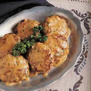 Salisbury Steak Deluxe- Taste of Home; Really good.  Might be extra good with grilled onions (in butter of course) on top instead. Salisbury Steaks, Condensed Cream Of Mushroom Soup, Chopped Steak, Beef Steak Recipes, Salisbury Steak Recipes, Cream Of Mushroom Soup, Onion Gravy, Cream Of Mushroom, Grilled Onions