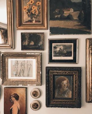 𝙳𝚊𝚛𝚔 𝚊𝚌𝚊𝚍𝚎𝚖𝚒𝚊 𝚍𝚛𝚎𝚊𝚖𝚜 on Twitter: "… " Keep Evolving, Gallery Wall Inspiration, Have Inspiration, Wall Gallery, Inspiration Wall, Pics Art, My New Room, Art Gallery Wall, Decoration Table