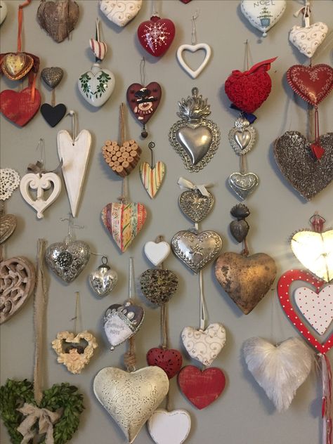 Wall Of Hearts, 3 Hearts, I Love Heart, My Funny Valentine, Heart Crafts, Heart Wall, Happy Heart, Valentines Day Hearts, Felt Hearts