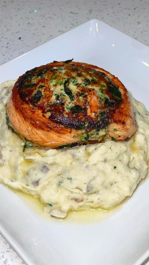 Salmon Pinwheel, Pan Sear Salmon, Garlic Mashed Potato, Spinach Cream Cheese, Salmon Pinwheels, Crab Stuffed Salmon, Lump Crab Meat, Stuffed Salmon, Bread Winners