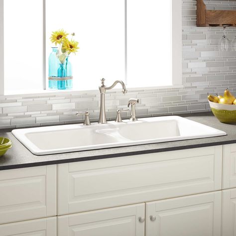 Learn how to find the perfect kitchen sink for your home. Understand the many sizes, styles, materials, and bowl configurations available to choose from. Kitchen Credenza, Cast Iron Kitchen Sinks, Cast Iron Sink, Best Kitchen Sinks, White Kitchen Sink, Drop In Kitchen Sink, James Martin, Double Basin, Farmhouse Sink Kitchen