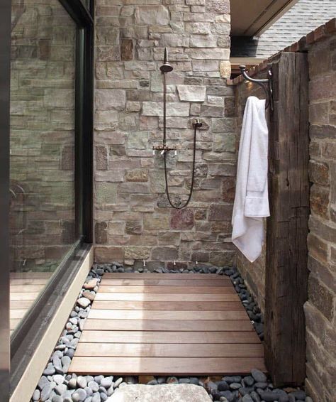 Shower Stalls, Farmhouse Bathroom Remodel, Outdoor Bathroom Design, Bad Inspiration, Modern Farmhouse Bathroom, Bathroom Plants, Outdoor Bathrooms, Rustic Bathrooms, Have Inspiration