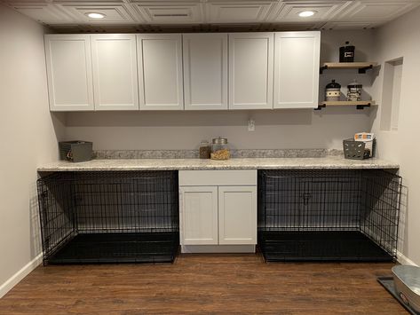 Dog Crates Under Counters, Dog Crate Mudroom Ideas, Dog Kennel In Laundry Room Built Ins, Dog Cage In Laundry Room, Dog Kennel Corner, Dog Kennel In Kitchen, Dog In Garage Ideas, Dog Room With Crates, Dog Cage Laundry Room