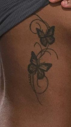 Back Tattoo Dark Skin Women, Tattoo Ideas Female Dark, Tattoo Ideas Female Dark Skin, Butterfly Hip Tattoo, Pretty Butterfly Tattoo, Leopard Print Tattoos, Billboard Women In Music, Aesthetic Nail, Necklace Aesthetic