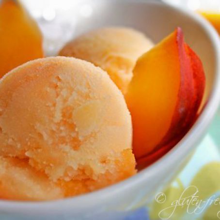 Vegan Peach Ice Cream, Peach Gelato, Peach Ice Cream Recipe, Vegan Peach, Gelato Recipe, Gelato Ice Cream, Peach Ice Cream, Slow Cooker Desserts, Sorbet Recipes