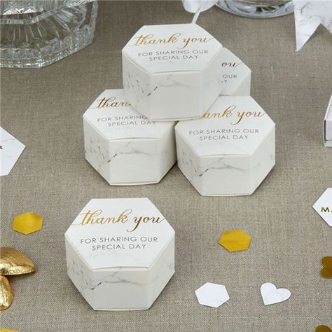 Favor Boxes Wedding, Diy Favors, Wedding Favor Table, Hexagon Wedding, Boxes Diy, Creative Wedding Favors, Gold Wedding Favors, Inexpensive Wedding Favors, Favour Boxes