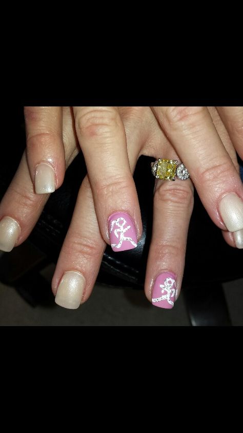 Runner girl nail design by anna at magic nails.  Love this Fingernail Ideas, Girls Nail Designs, Nails Love, Running Clothing, Magic Nails, Runner Girl, Girls Nails, Girl Running, Running Clothes