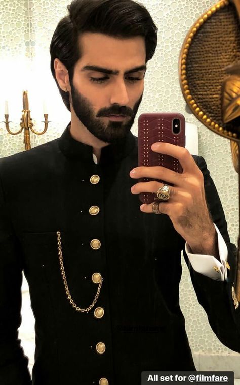 Arab Men Wedding Outfit, Men Wedding Outfit, Hasnain Lehri, Pakistani Men, Biker Girl Outfits, Man Dress Design, Sherwani For Men Wedding, Man Dress, Men's Wedding Outfit