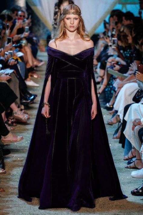 Rhaenyra Dress, Witch Dress Medieval, Red Hair Princess, Royal Purple Dress, Beautiful Evening Gowns, Met Gala Dresses, Royal Dresses, Prom Dresses Ball Gown, Medieval Dress