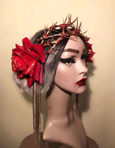 Yule Goddess Thorn - Golden thorn wreath - Wreath with roses - Festive headdress with red roses Fantasy Red Headpiece For Costume Party, Fantasy Crown Headpiece For Halloween, Thorn Crown Aesthetic, Thorn Wreath, Yule Goddess, Crown Of Thorns Headpiece, Rose Headdress, Crescent Moon Symbol, Thorn Crown