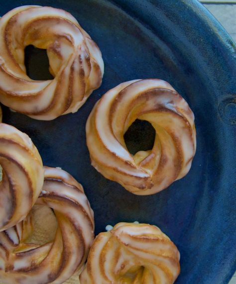 air fryer donuts air fryer French crullers ~ Back Porch Paleo Cruller Donut Recipe, Donuts Air Fryer, French Cruller Recipe, French Cruller Donut, Crullers Recipe, French Donuts, Air Fryer Donuts, French Crullers, Dunkin Donut