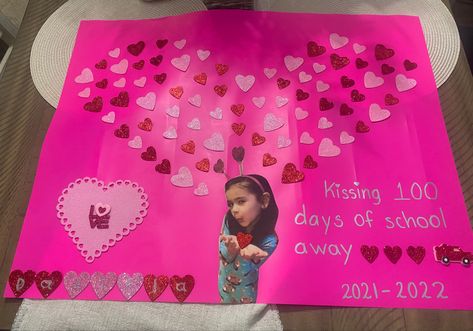 School Poster Ideas, 100 Day Project Ideas, 100th Day Of School Crafts, 100 Day Of School Project, School Poster, Library Chair, School Posters, Poster Ideas, School Project