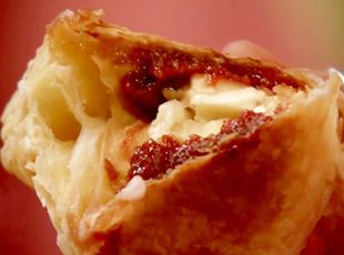 guava turnover w/cream cheese Recipe Guava Empanadas, Guava Cheese, Cheese Turnovers, Guava Recipes, Cheese Empanadas, Guava Paste, Cranberry Pie, Frozen Puff Pastry, Empanadas Recipe