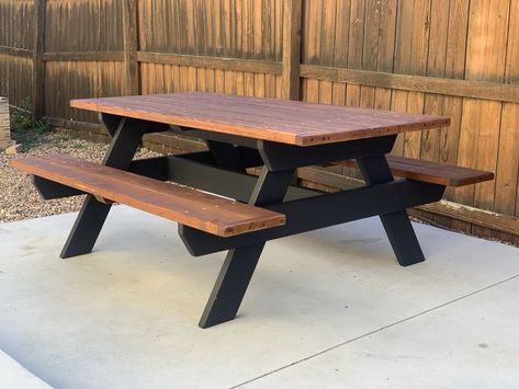 Cheap Backyard Makeover Ideas, Picnic Table Makeover, Diy Picnic Table, Picnic Table Plans, Kids Picnic Table, Adirondack Style, Wooden Picnic Tables, Table Picnic, Wooden Garden Benches