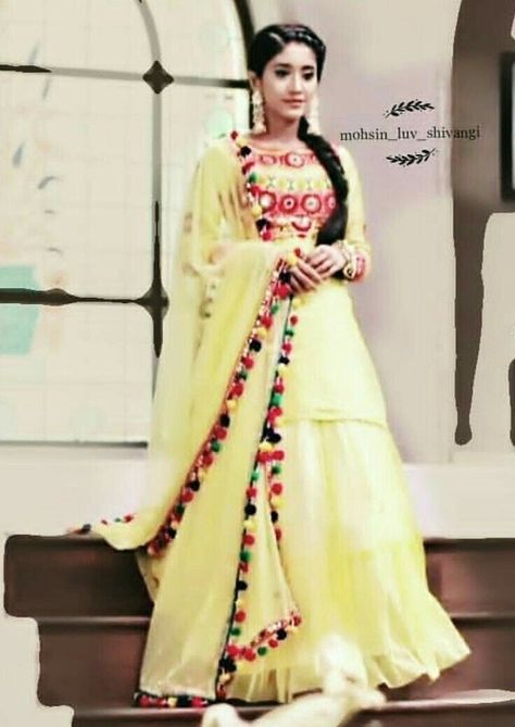 Naira Dresses In Yrkkh Lehenga, Naira Dresses In Yrkkh, Naira Dresses, Haldi Dresses, Kartik Naira, Kaira Yrkkh, Bridal Mehndi Dresses, Pranali Rathod, Latest Dress Design