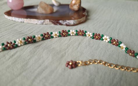 Forest Oasis handmade beaded bracelet. Earthy tones. Earthy Girl Aesthetic, Forest Oasis, Aesthetic Bracelets, Earthy Girl, Earthy Vibes, Bracelet Inspo, Color Bracelet, Earth Color, Bracelet Diy