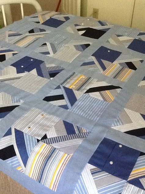 Quilt from mens shirt Memory Lap Quilt, Dress Shirt Quilt, Shirt Quilt Pattern, Colchas Quilting, Recycled Shirts, Quilt Shirt, Jean Quilt, Memory Quilts, Yellow Quilts