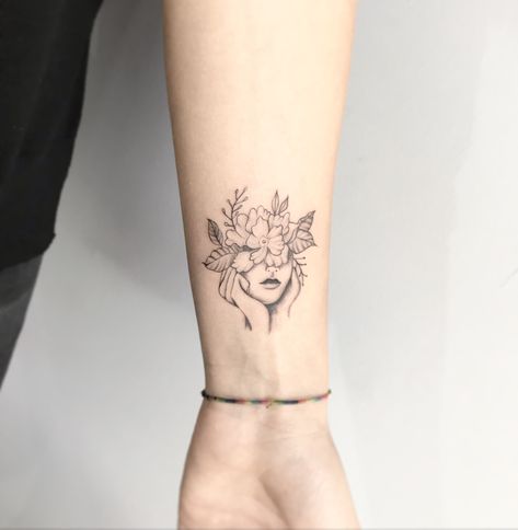 Maching Tattoos, Bauch Tattoos, Small Shoulder Tattoos, Horoscope Tattoos, More Feminine, Wrist Tattoos For Women, Feminine Tattoo, Japanese Sleeve, Small Hand Tattoos