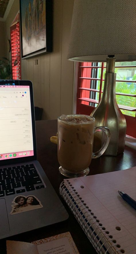 rory gilmore Back To School Season Aesthetic, Studying Cafe, Rory Core, Fantasy Lifestyle, Academic Inspiration, Studying Motivation, Gilmore Girls Seasons, I Hate School, School Goals